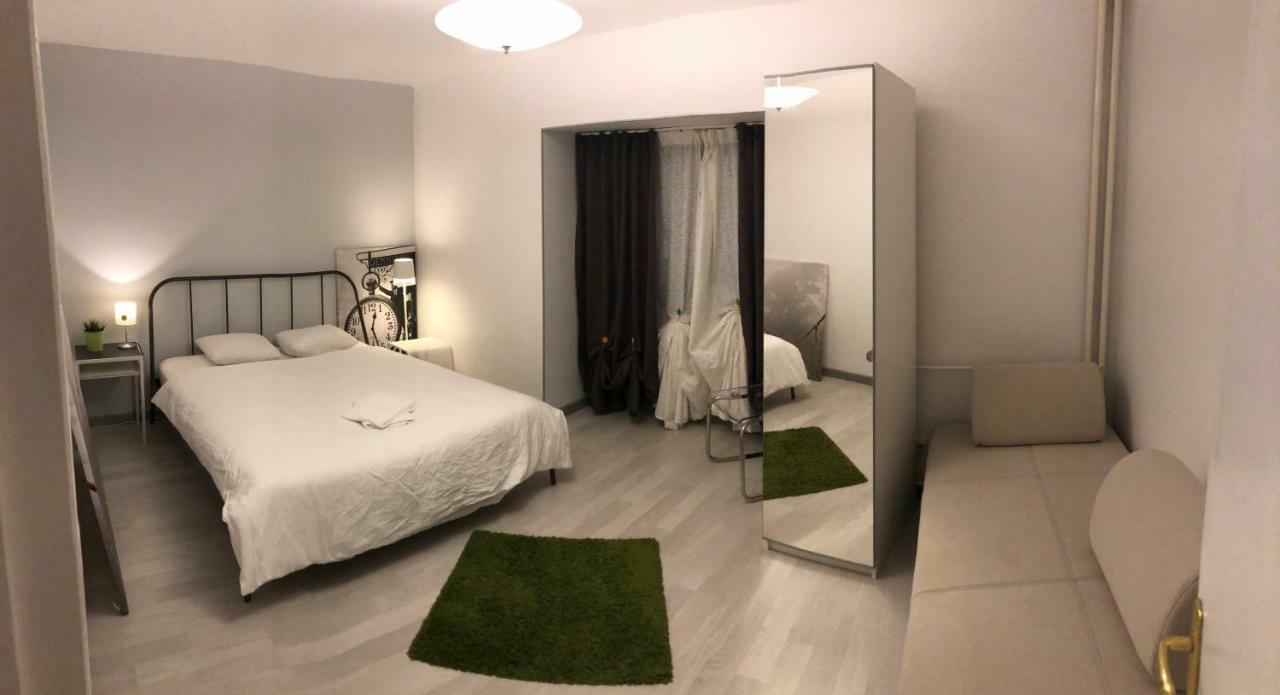 Green Apartment With Terrace 12 Bucarest Exterior foto