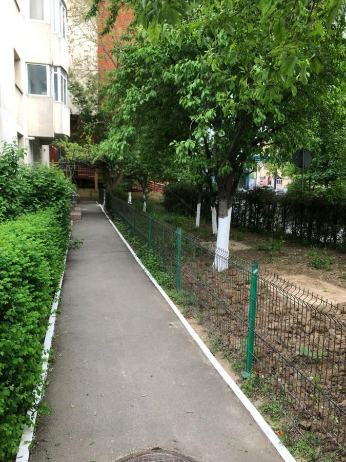 Green Apartment With Terrace 12 Bucarest Exterior foto